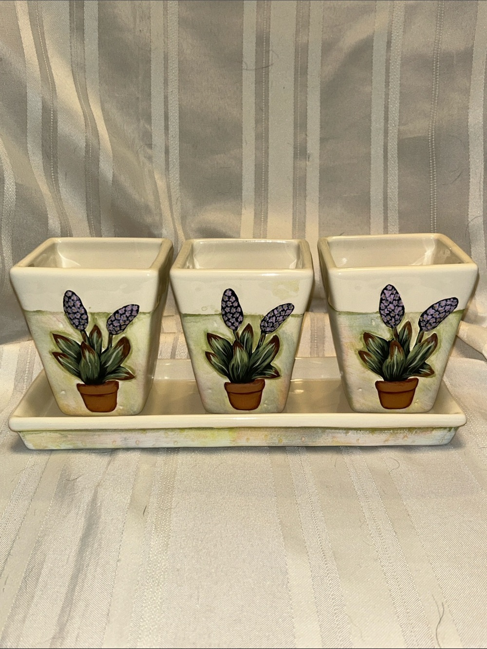 Hand-Painted Lavender Lilac 🪻 Ceramic 3-Pot Planter Set with Tray (LC)